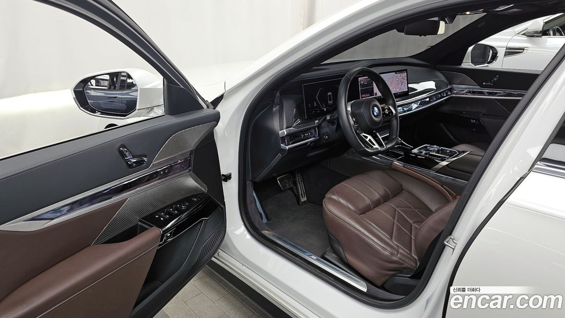 BMW 7-Series 2023