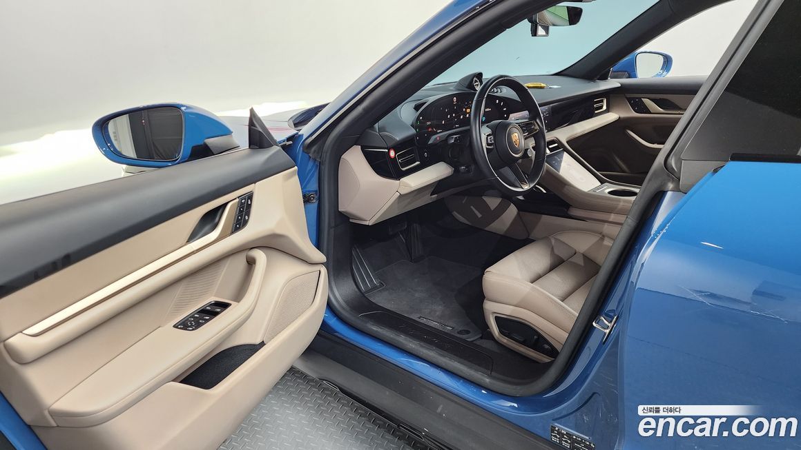 Porsche Taycan 2022
