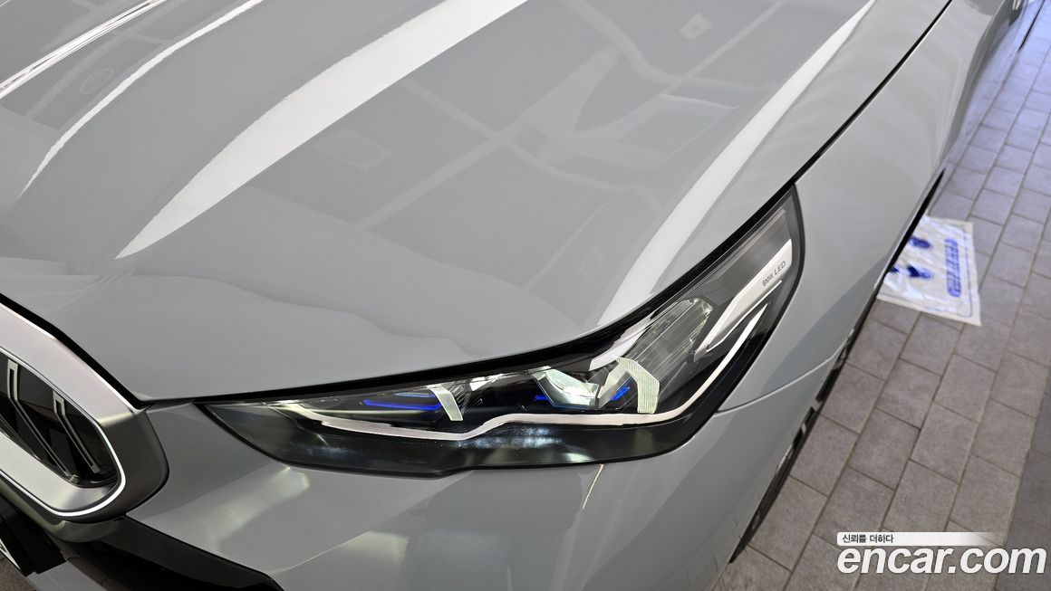 BMW 5-Series 2024