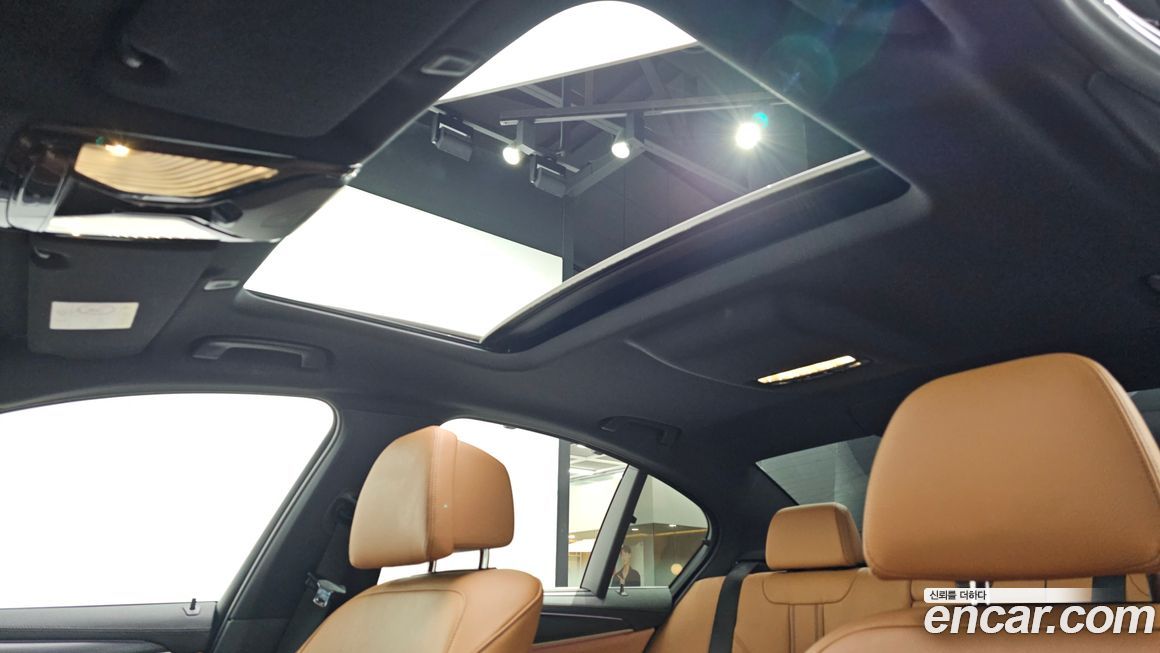 BMW 5-Series 2023
