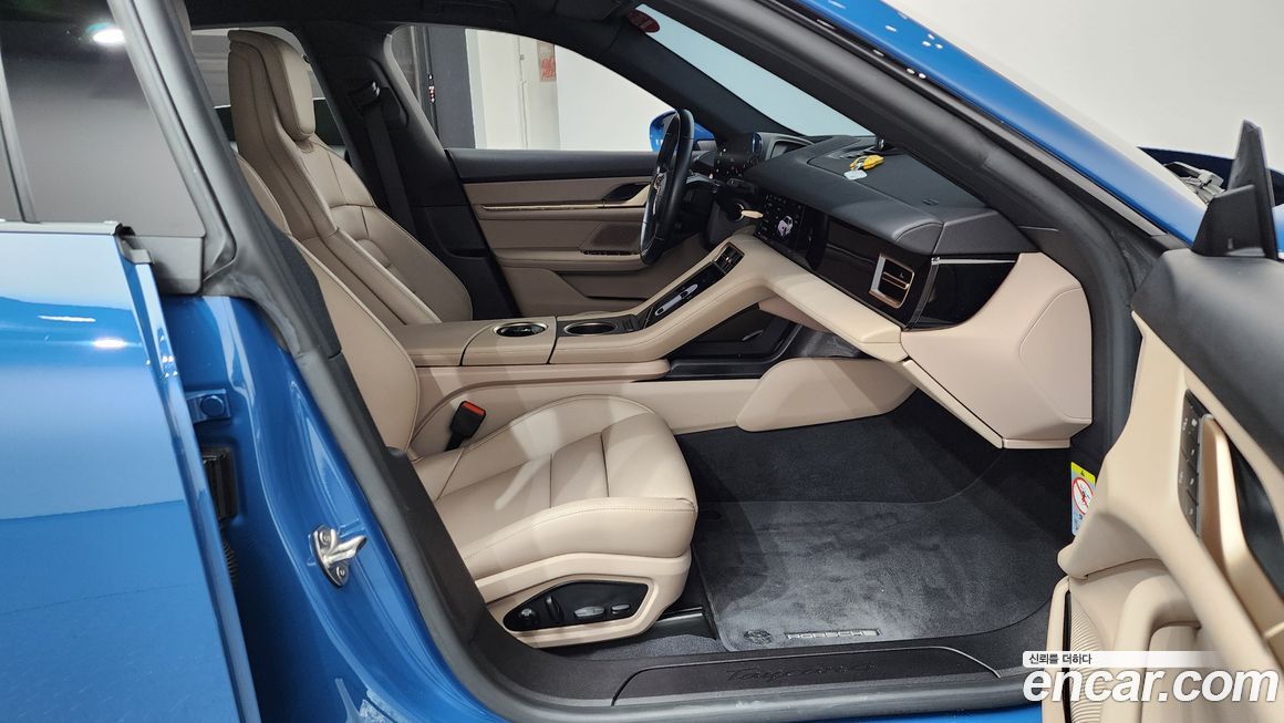 Porsche Taycan 2022