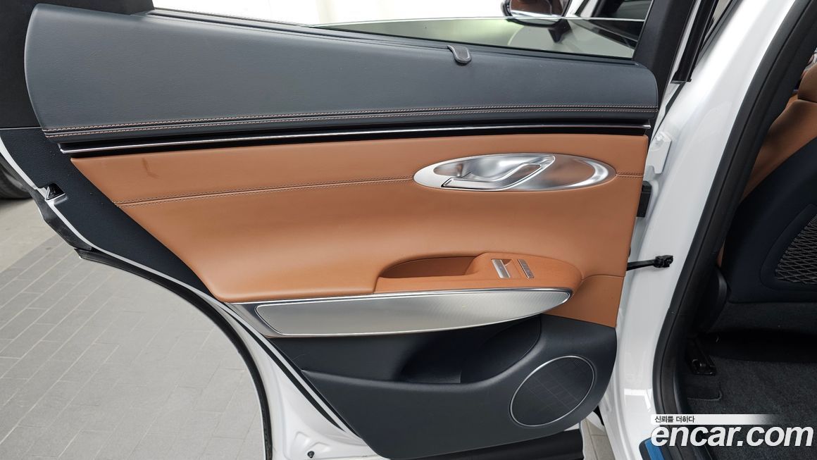Genesis GV70 2024