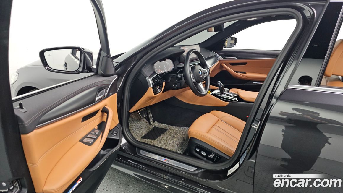 BMW 5-Series 2023