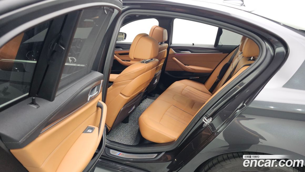 BMW 5-Series 2023