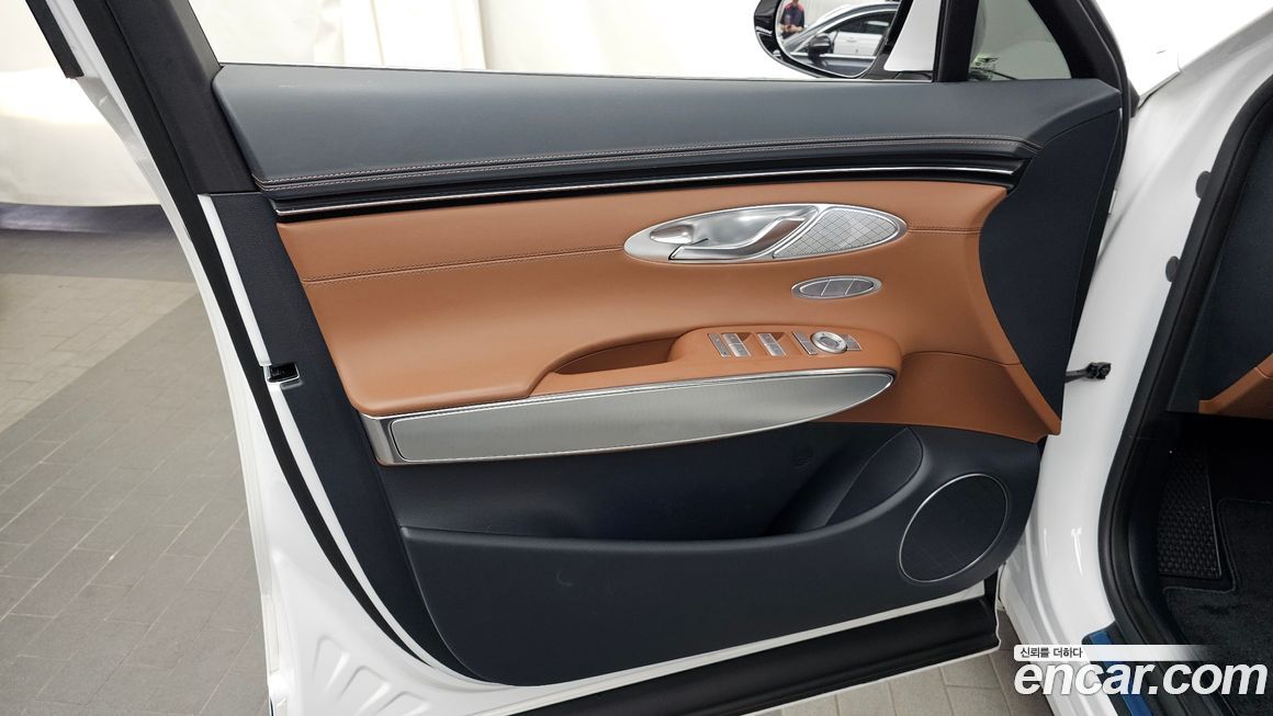 Genesis GV70 2024