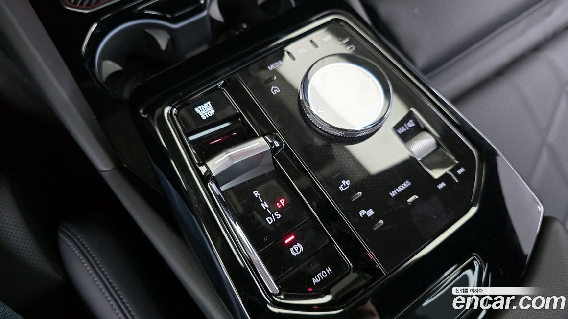 BMW 5-Series 2024