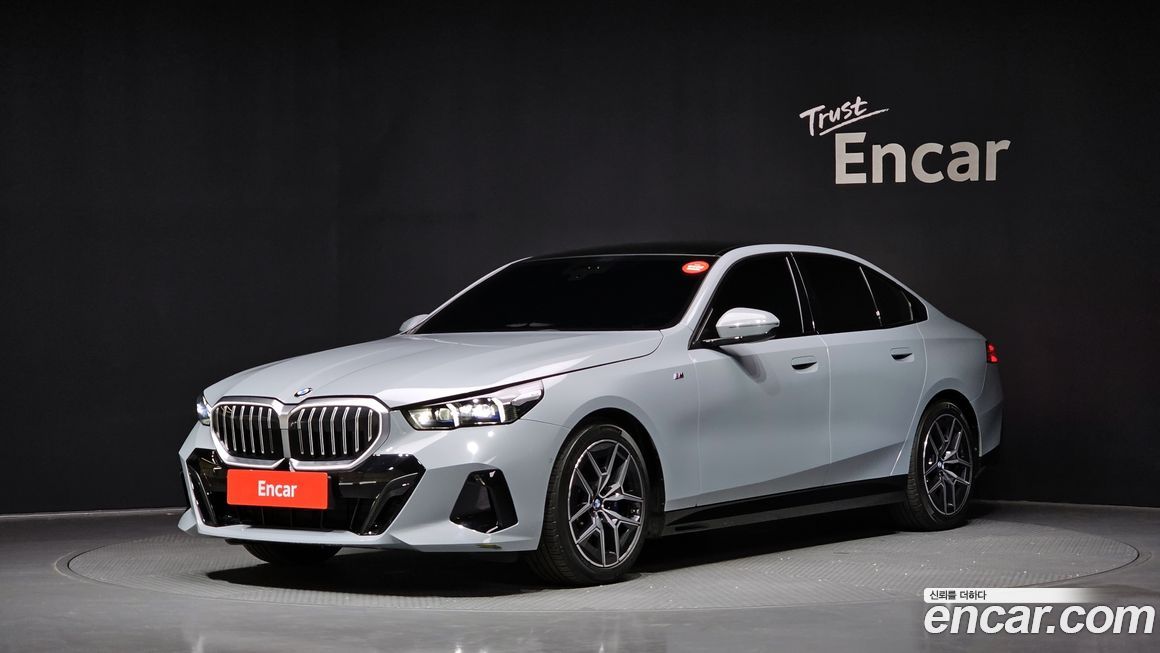BMW 5-Series 2024