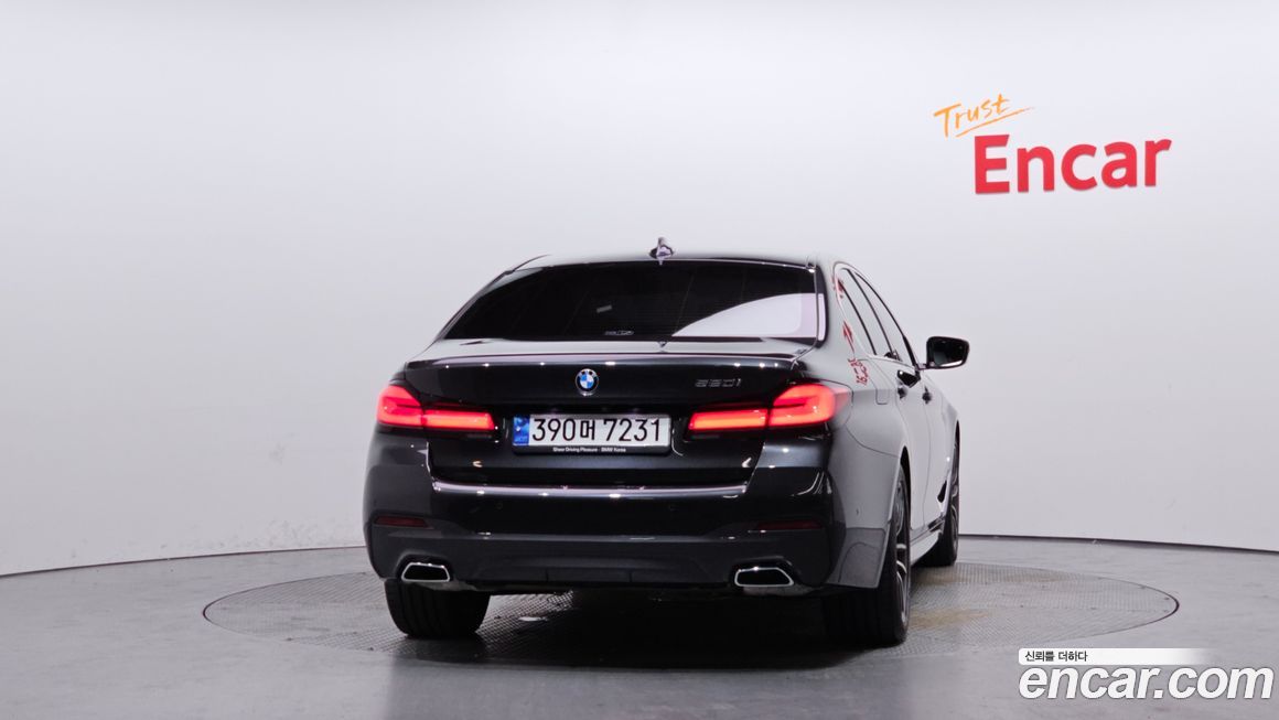 BMW 5-Series 2023