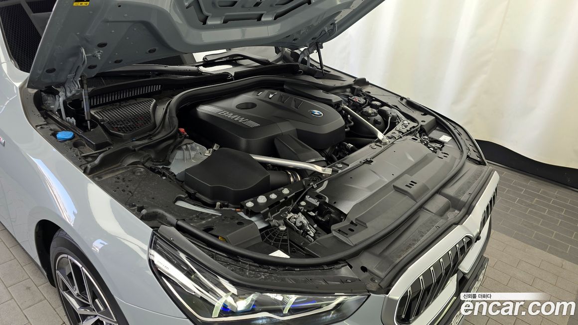 BMW 5-Series 2024