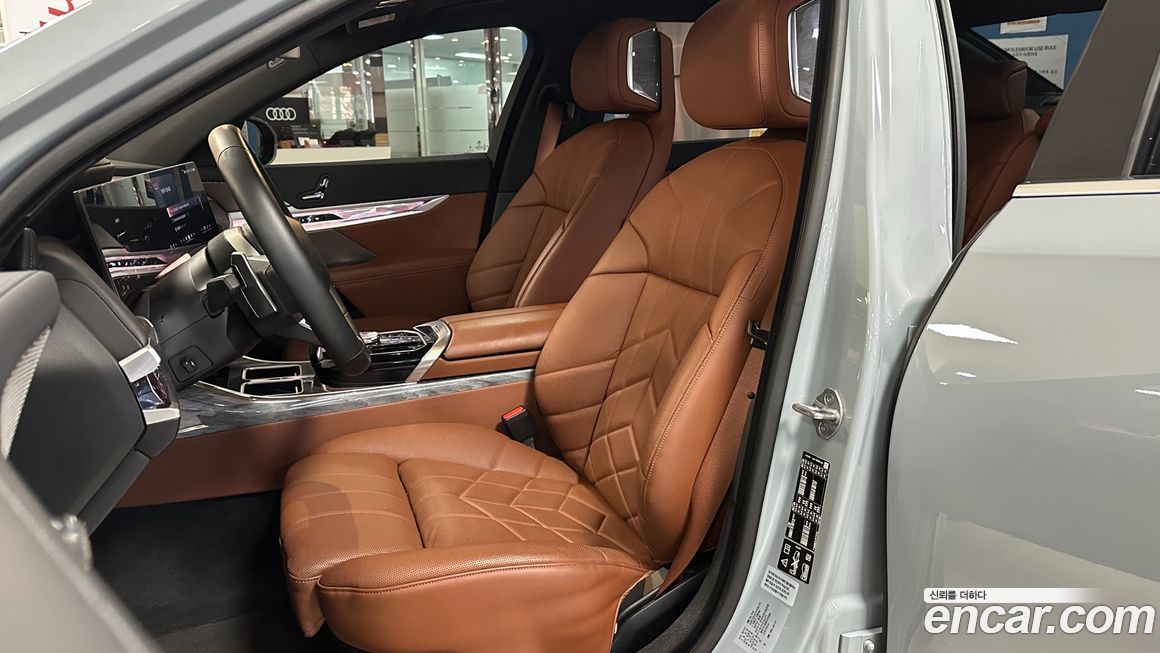 BMW 7-Series 2024