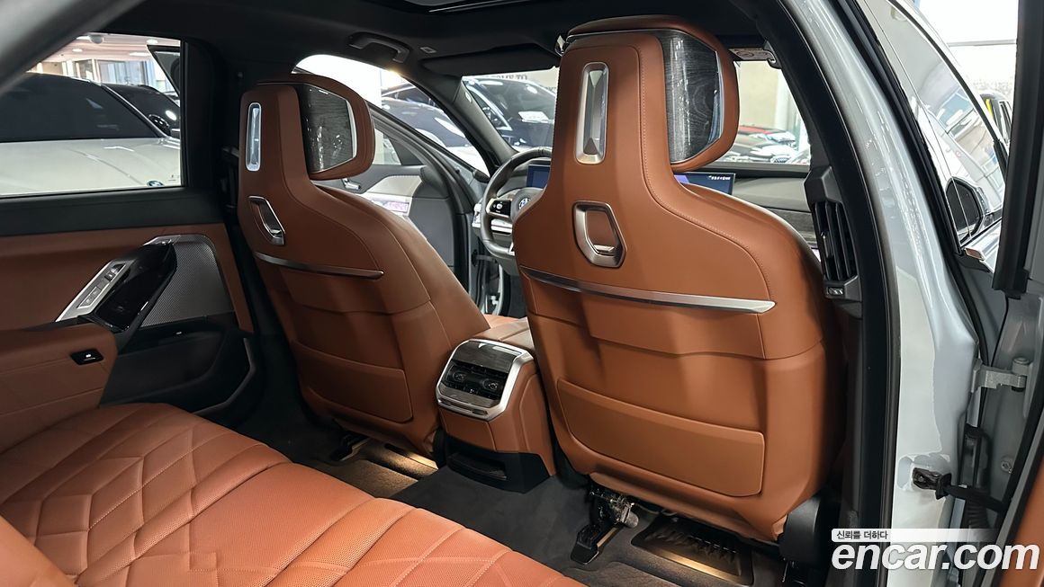 BMW 7-Series 2024