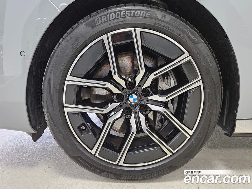 BMW 7-Series 2024