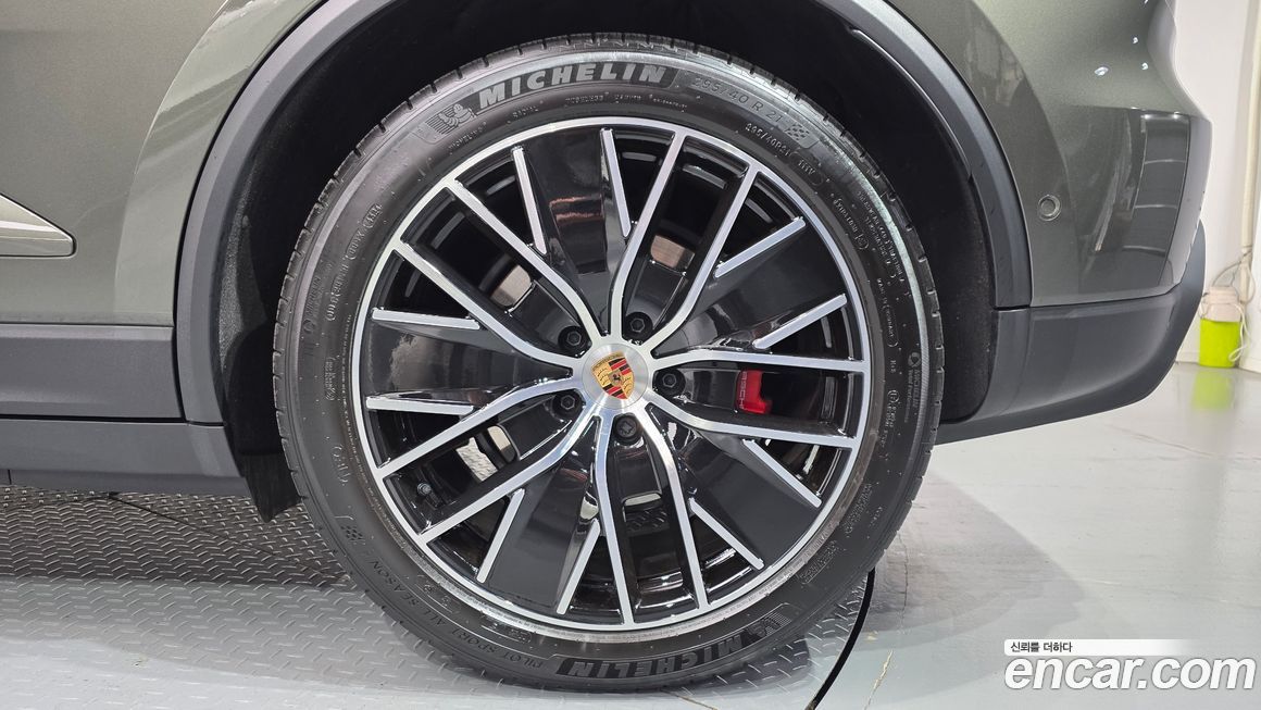 Porsche Macan 2025