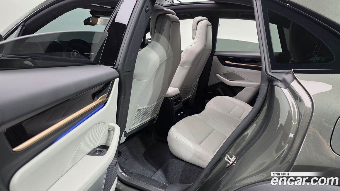 Porsche Macan 2025