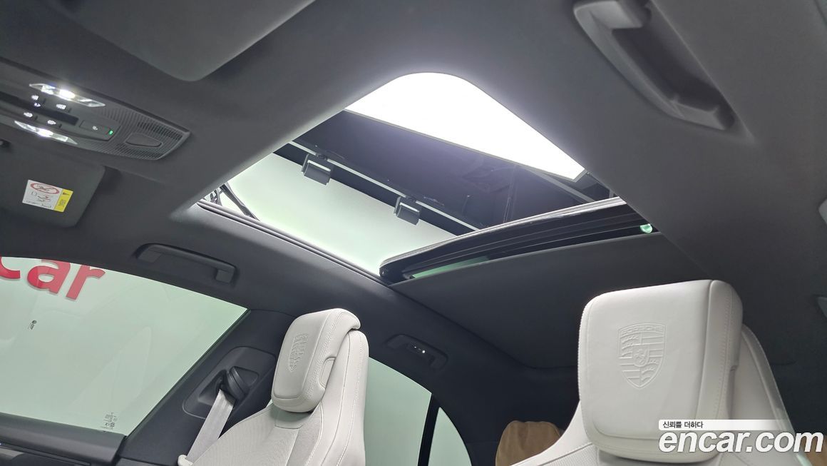 Porsche Macan 2025