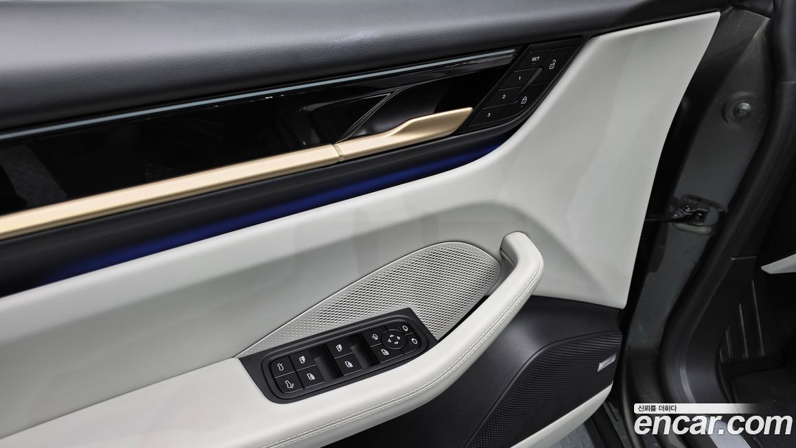 Porsche Macan 2025