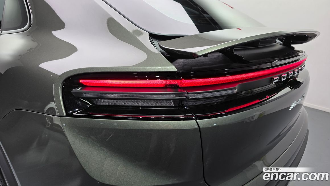 Porsche Macan 2025