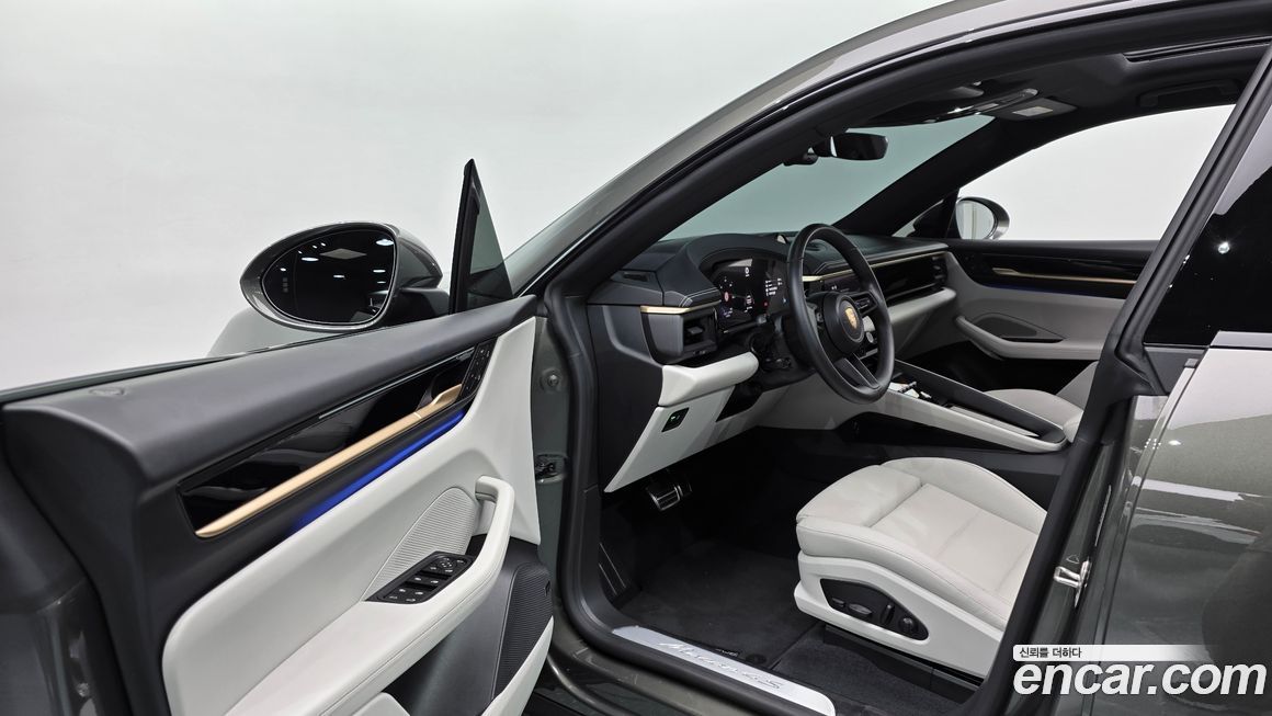 Porsche Macan 2025