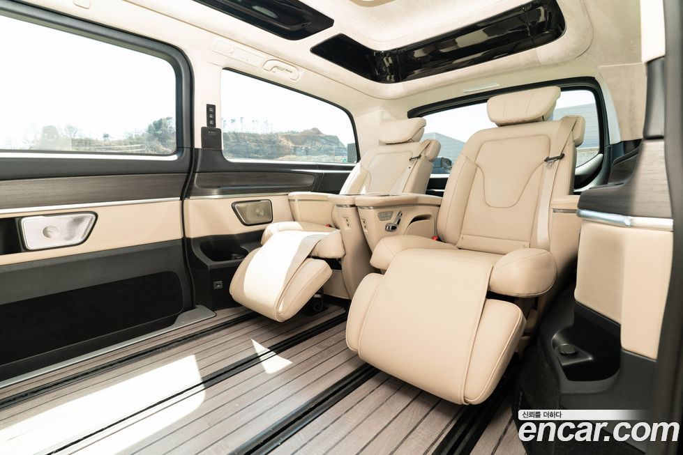 Mercedes-Benz V-Class 2025