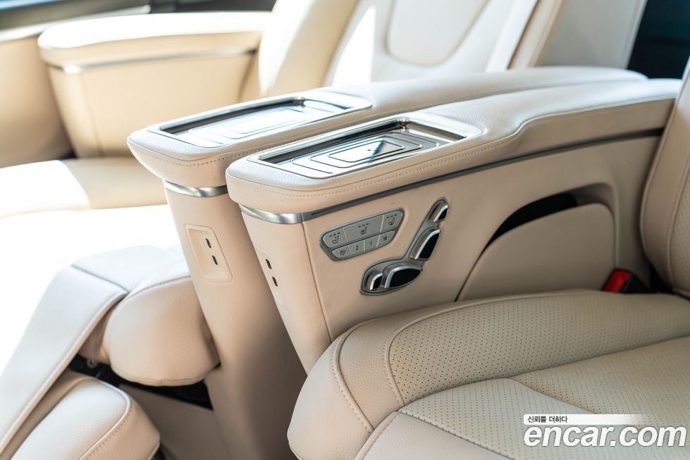 Mercedes-Benz V-Class 2025