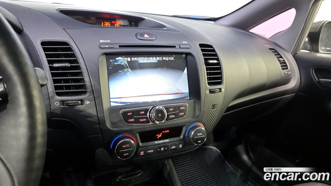 Kia K3 2015