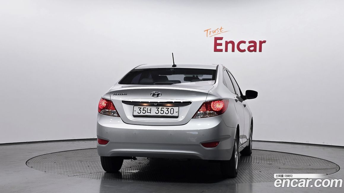 Hyundai Accent 2015