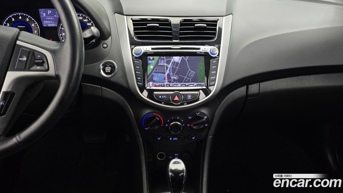Hyundai Accent 2015