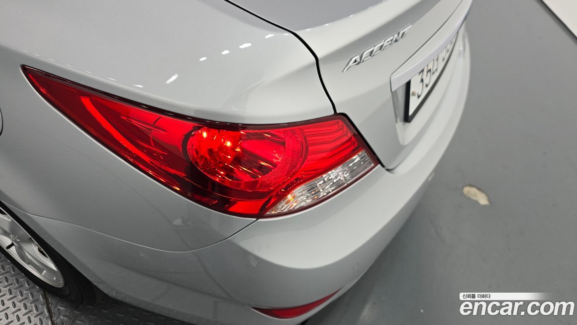 Hyundai Accent 2015
