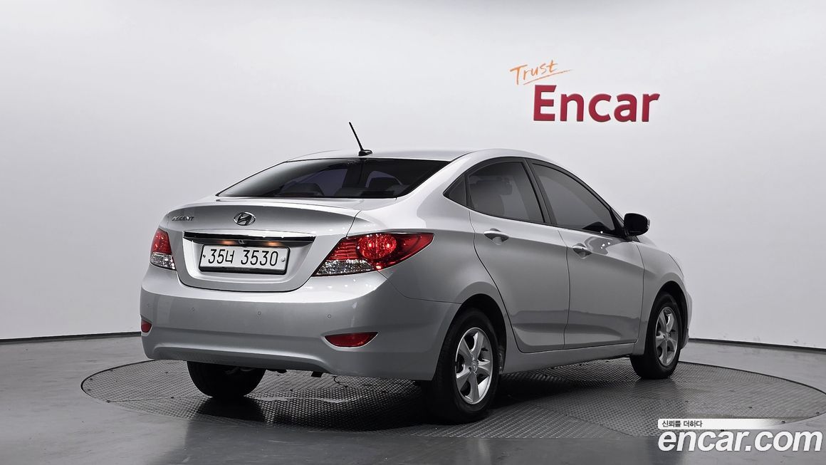Hyundai Accent 2015