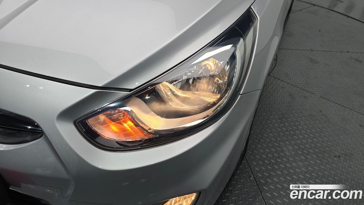 Hyundai Accent 2015