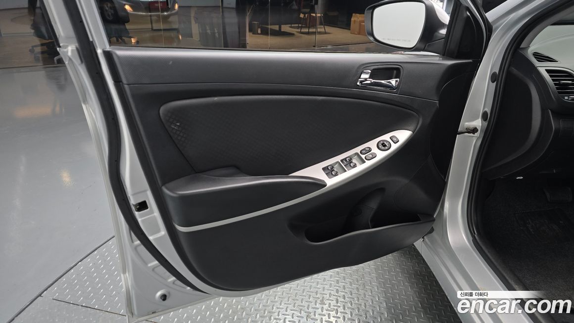 Hyundai Accent 2015