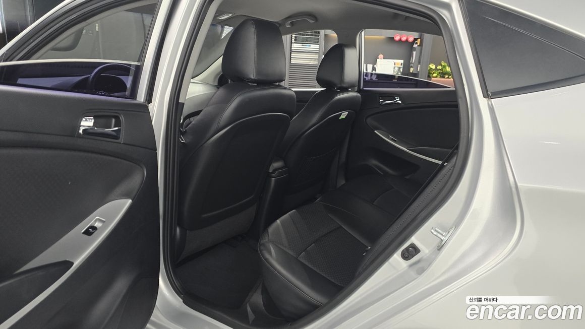 Hyundai Accent 2015