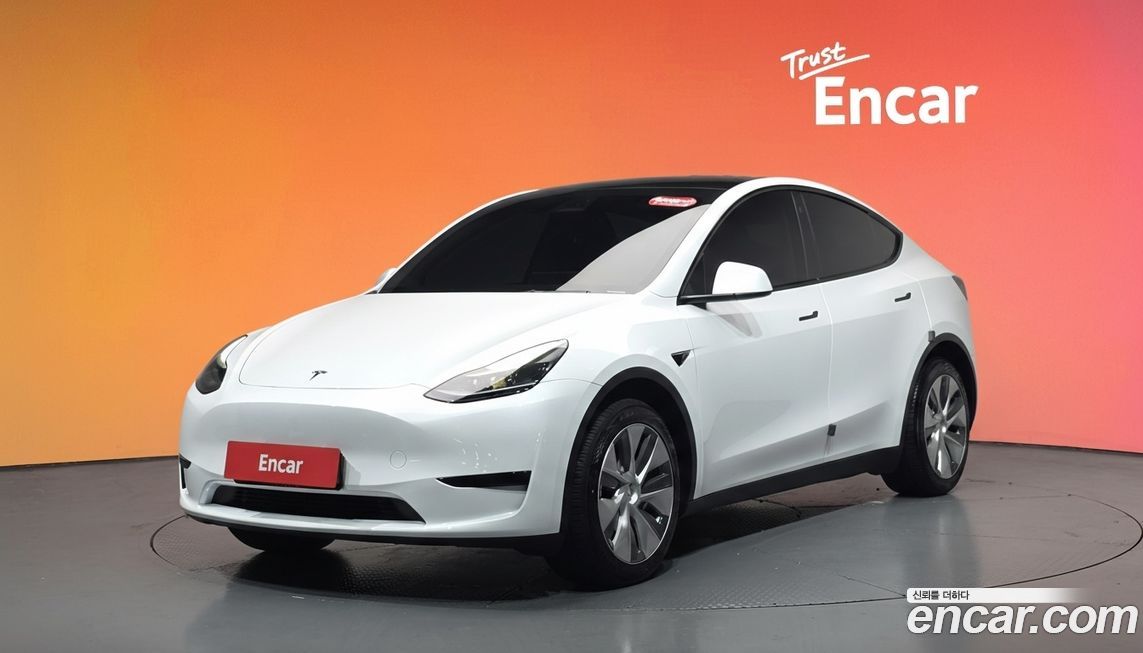 Tesla Model Y 2024