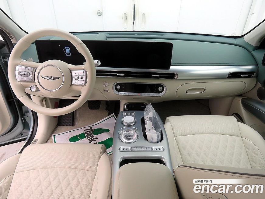 Genesis GV60 2025