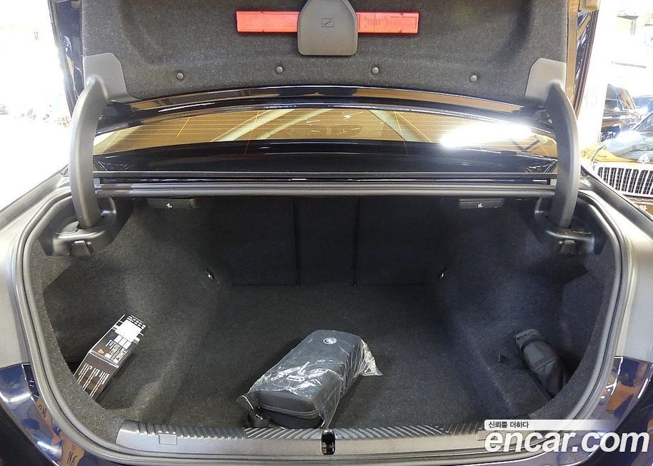 BMW 5-Series 2025