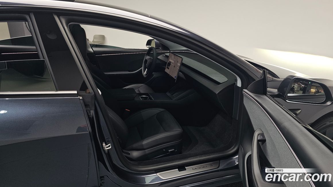 Tesla Model 3 2025
