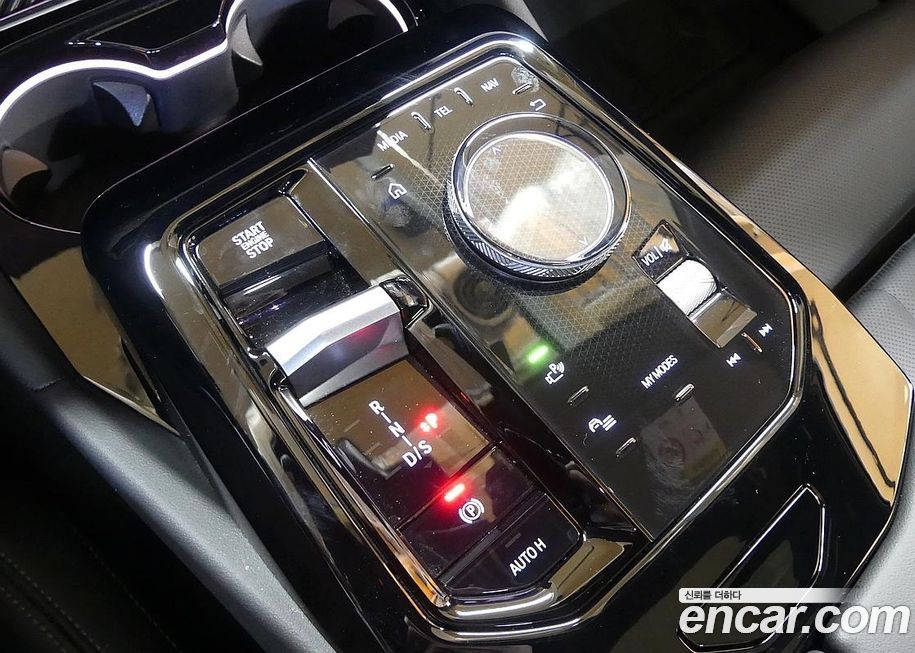 BMW 5-Series 2025