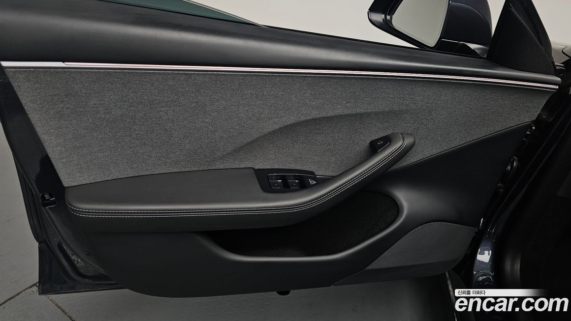 Tesla Model 3 2025