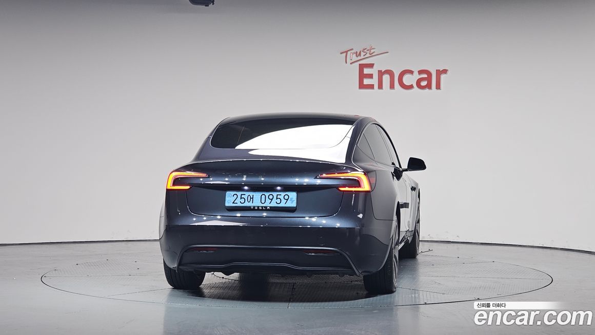 Tesla Model 3 2025