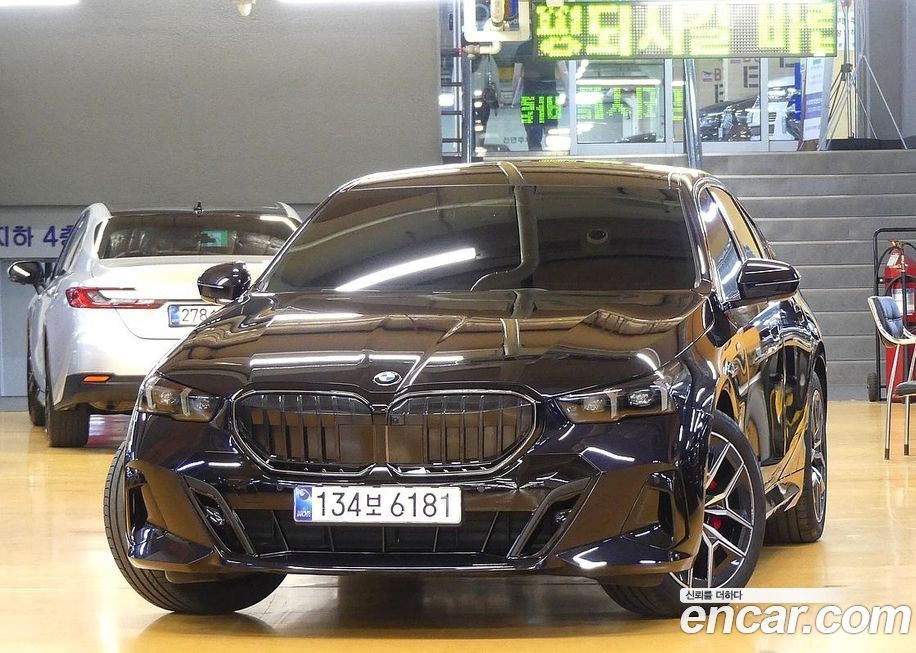 BMW 5-Series 2025