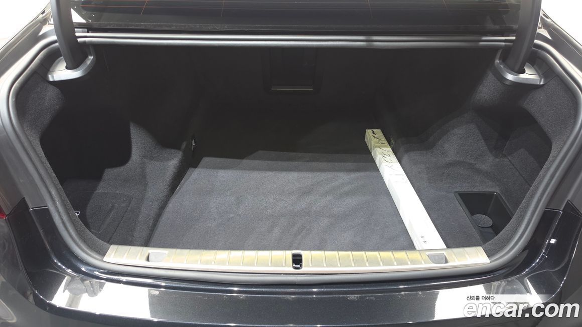 BMW 7-Series 2021