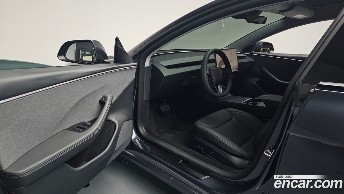 Tesla Model 3 2025