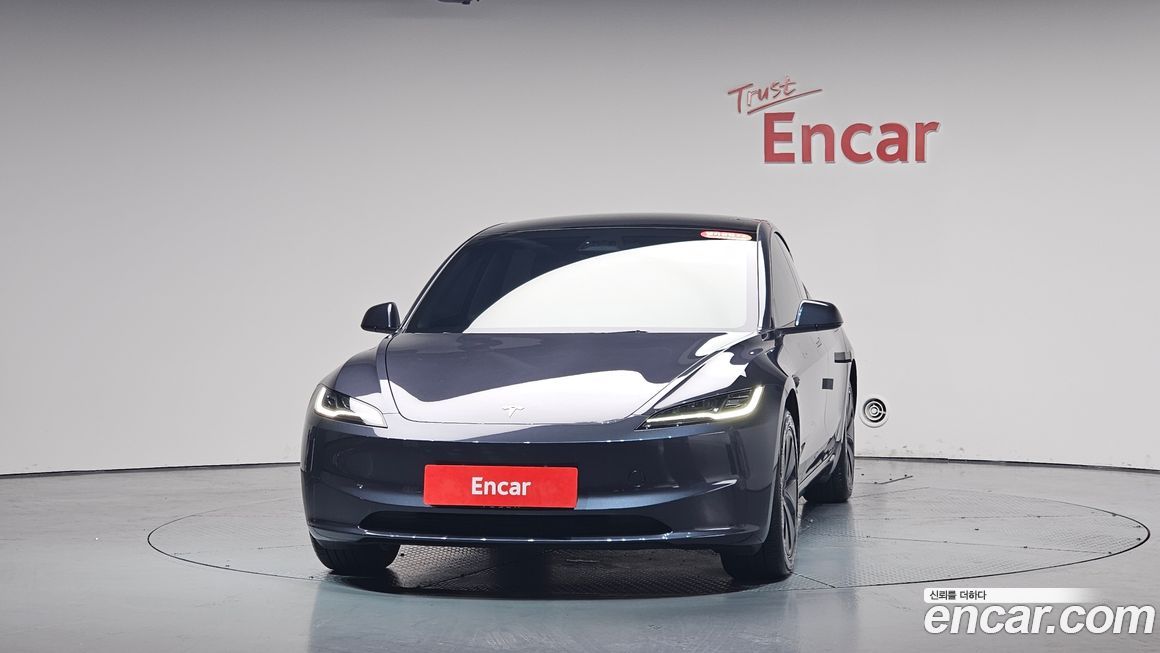 Tesla Model 3 2025