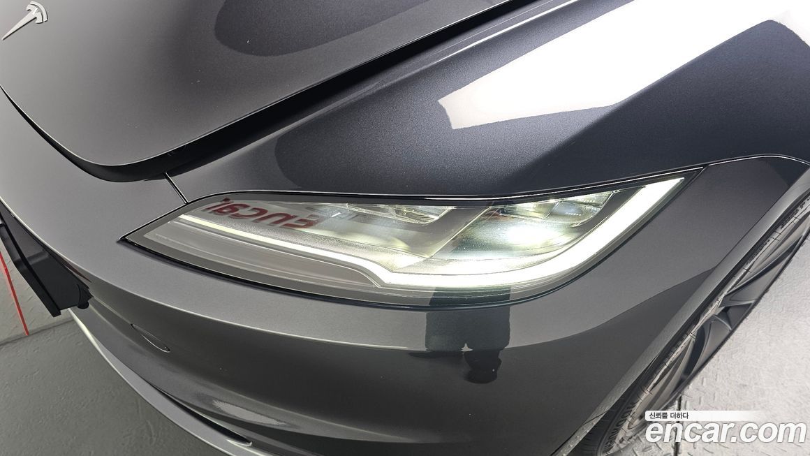 Tesla Model 3 2025