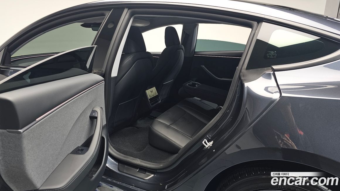 Tesla Model 3 2025