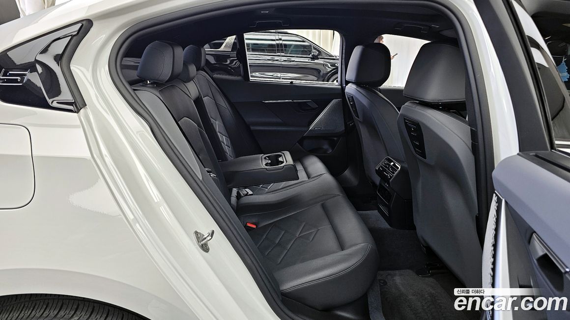 BMW i5 2024