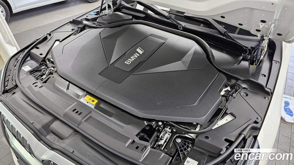 BMW i5 2024