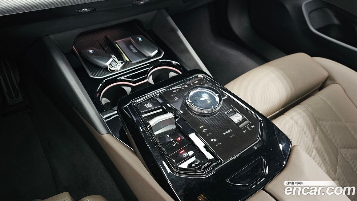 BMW 5-Series 2025