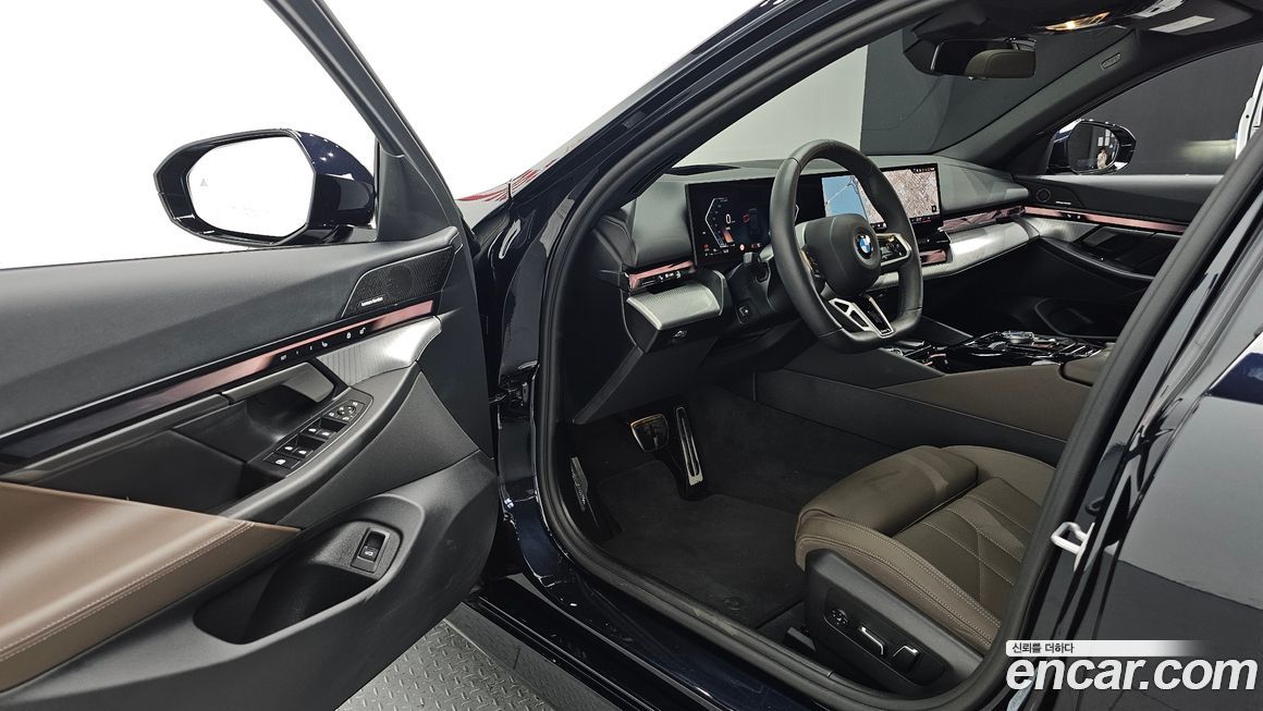 BMW 5-Series 2025