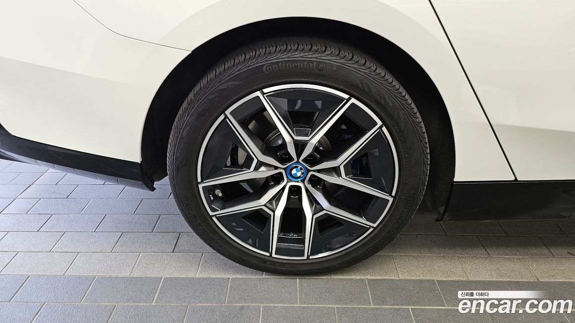 BMW i5 2024
